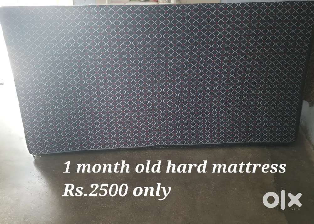 Selling 2 items.5inch light weight mattress&single bed in Ardaly bazar