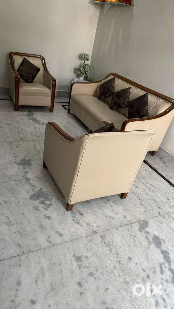 5 seater leather sofa