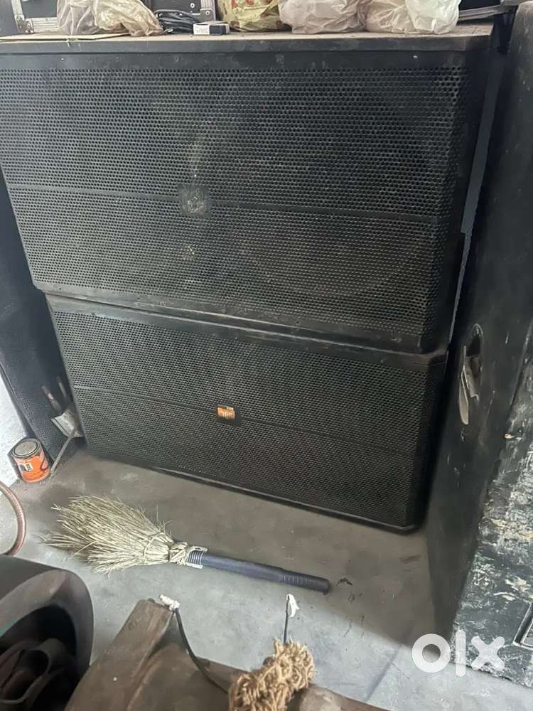 JBL modal 1200wat speaker