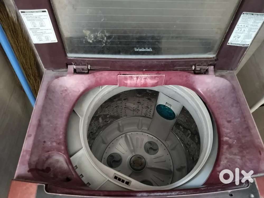 LG washing machine in working condition