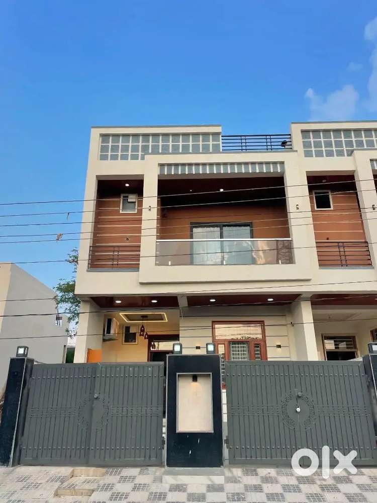 100 फिट रोड के नजदीक राधा सत्संग संग के पास यूआईटी कन्वर्ट मकान बिकाऊ