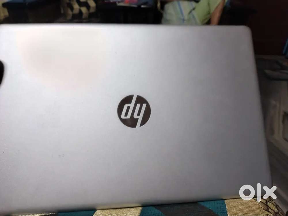 Hp laptop15s-eq1xxx ,4gb 128gb ,AMD Ryzen3 3250U with radeon graphics