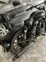Royal Enfield Classic 350 BS4 Fully Loaded Black