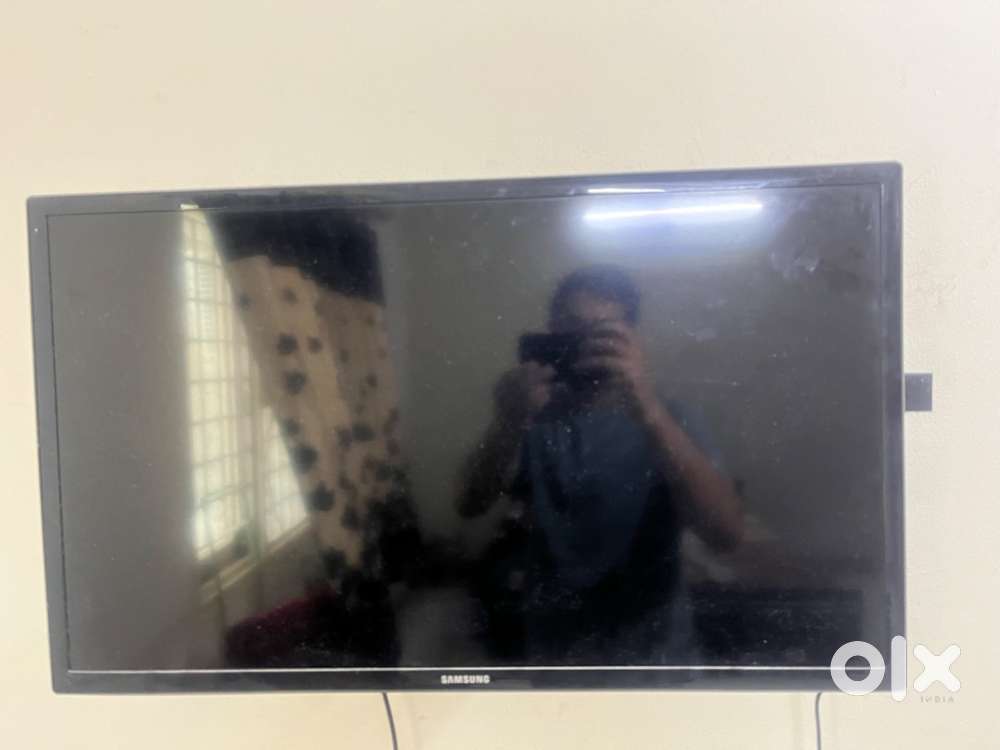 Samsung 28” LED with amazon fire stick