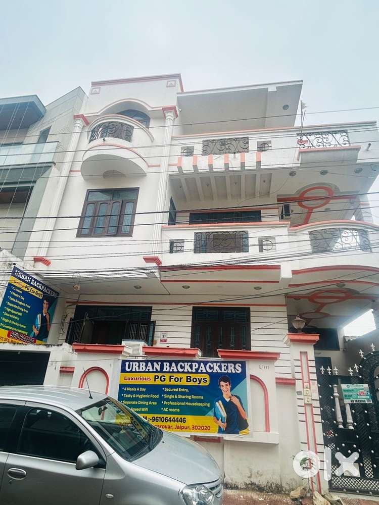 Luxurious Boys Pg near chotu chai sfs mansarovar