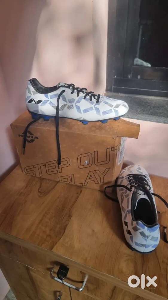 Nivia Coplar Football Stud Shoes, Size 10