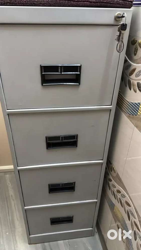 Almira for office documents and in good condition