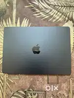 Apple Macbook Air M2 2025