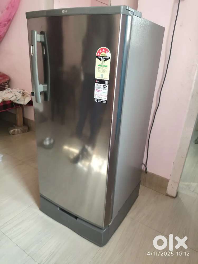 1 year old fully functional LG fridge with 9 years warrenty available