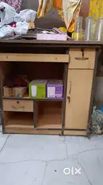 Computer table