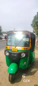 Bajaj Maxima CNG