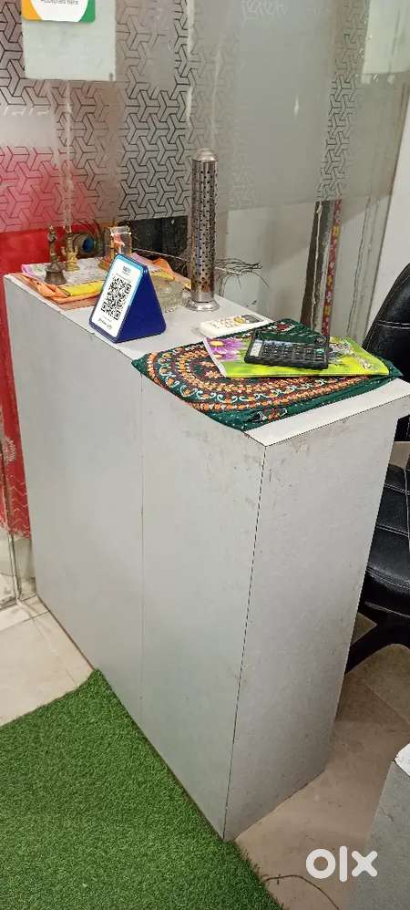 Shop Furniture Rack Table