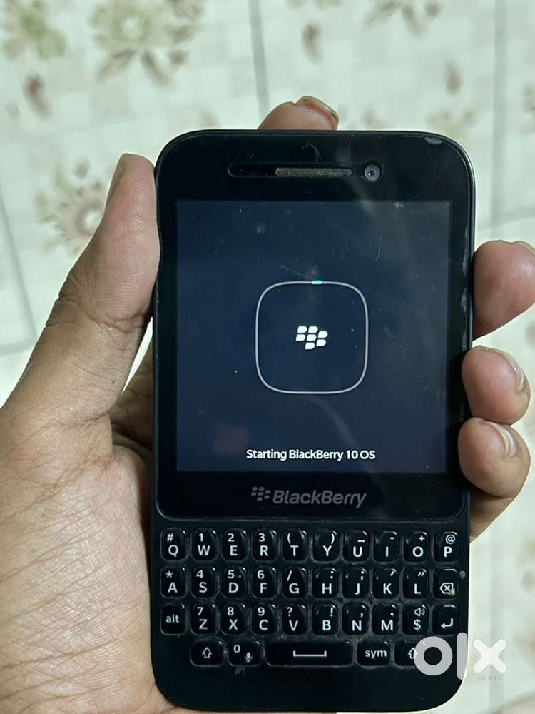 Blackberry Q5 good condition mobile
