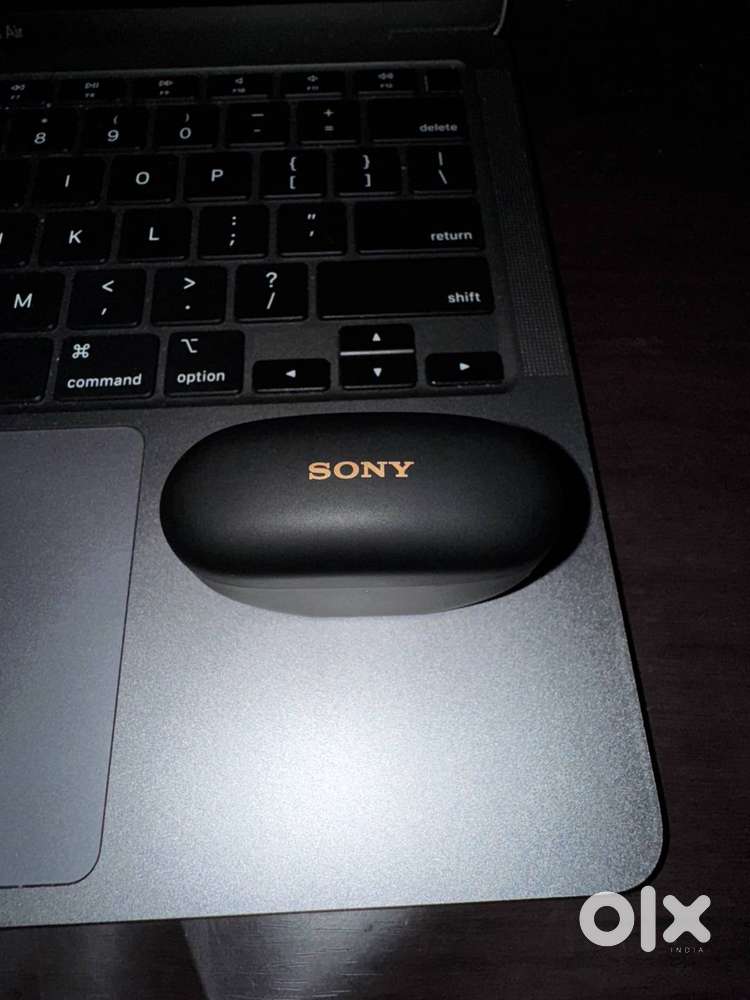 1 year old SONY WF-1000XM5 for sale near Garia