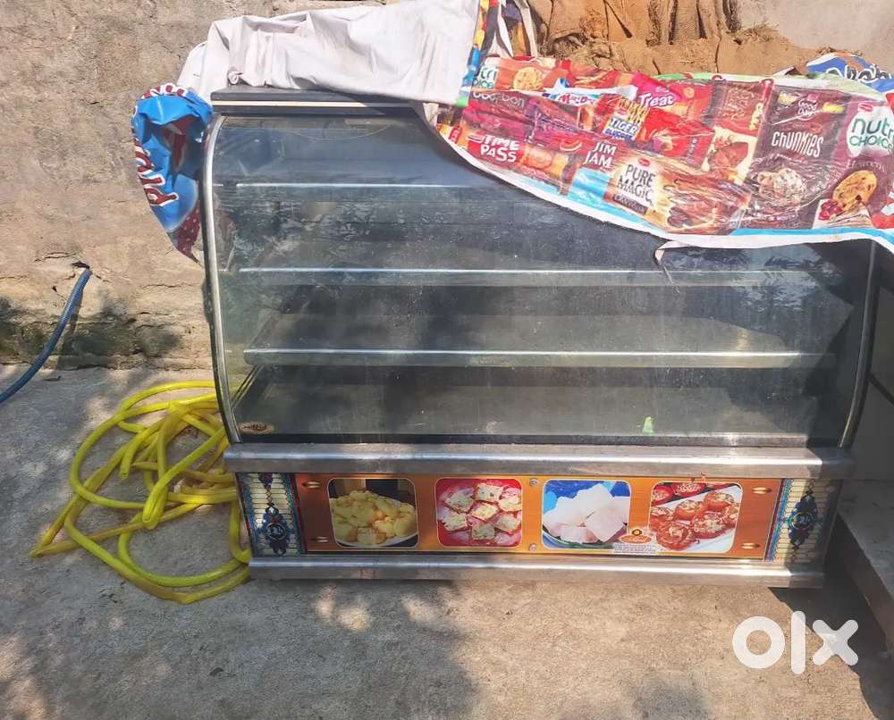 Non cooling display counter