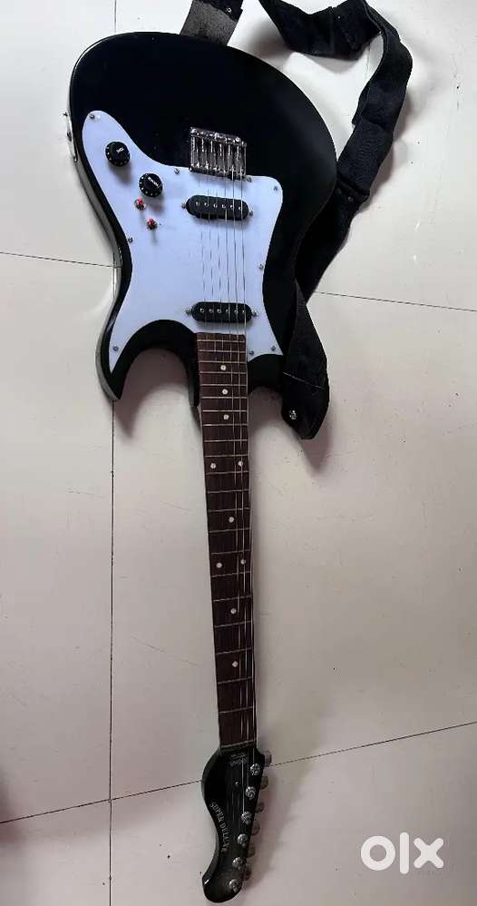 Super Delune electric guitar