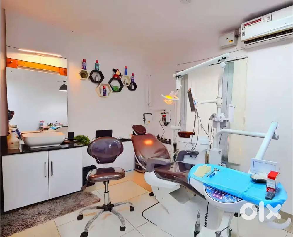 Receptionist  salary 10000