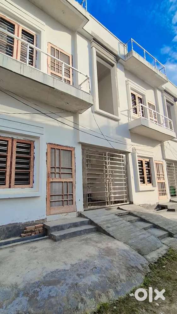 Sale 80 Gaj New Duplex Luxurious 3BHK House Pilibhit Road Near Phoenix