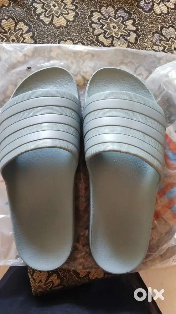 Sandals without strap