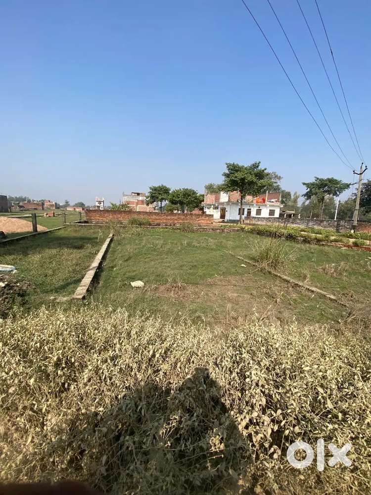 Best plot available on near lucknow with in 30 miter