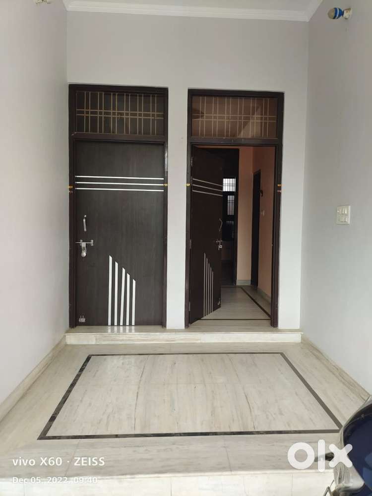 For Rent 1 BHk semifinished seperate portion.