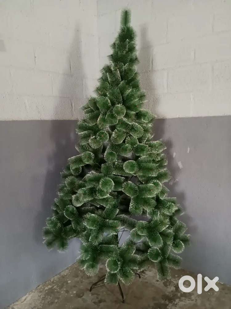 Christmas tree ( 8 feet)