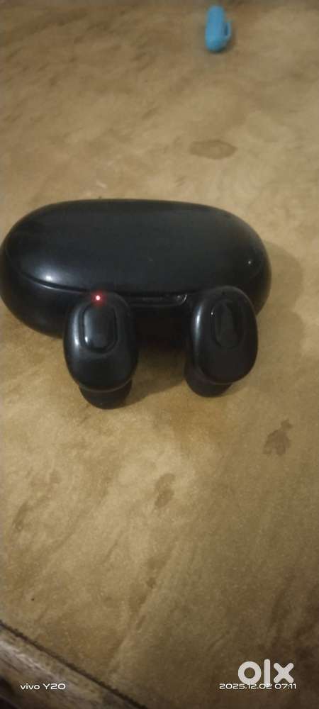 Wireless Bluetooth Earbuds–बिलकुल सही चल रहे हैं, चार्जिंग केस के साथ