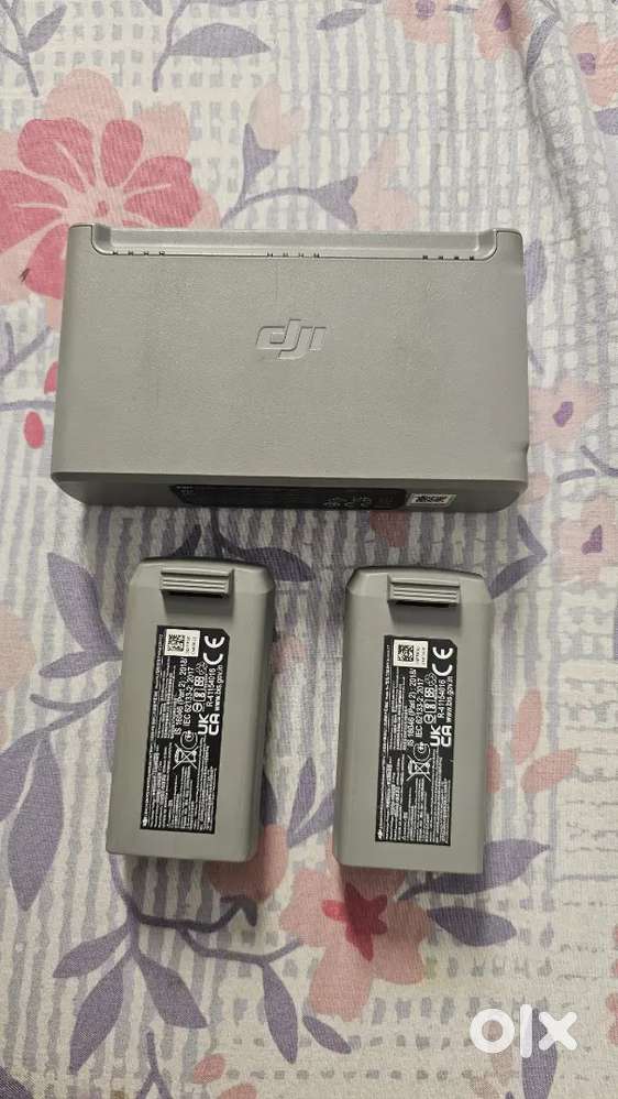 Dji mini 2 battery and chanrging case original