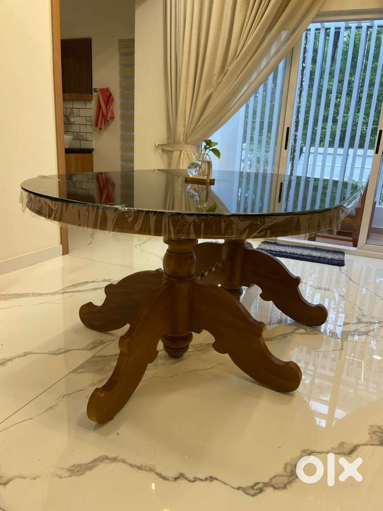 Dining table for sale