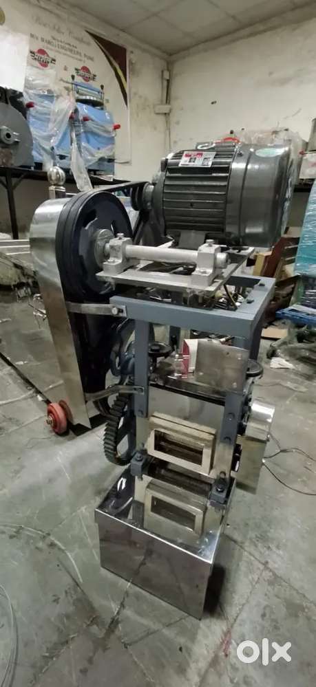 Sugarcane juice machine