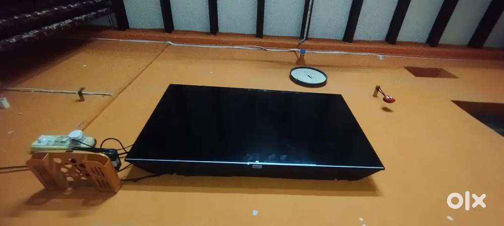 Mi LCD smart TV 4K (43) SCREEN BLACK COLOUR