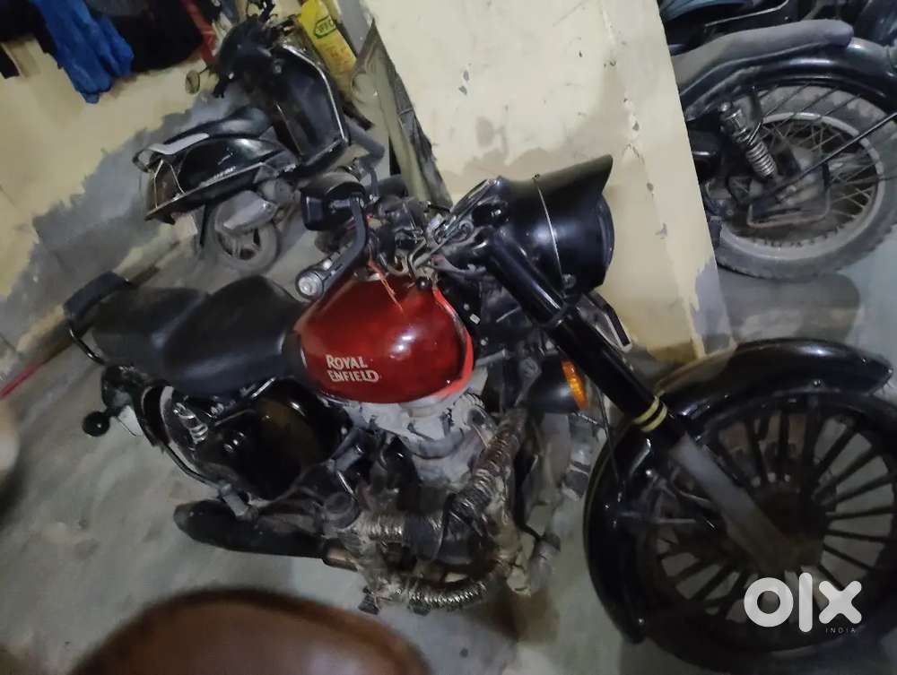 Royal enfield classic 350 redditch red new