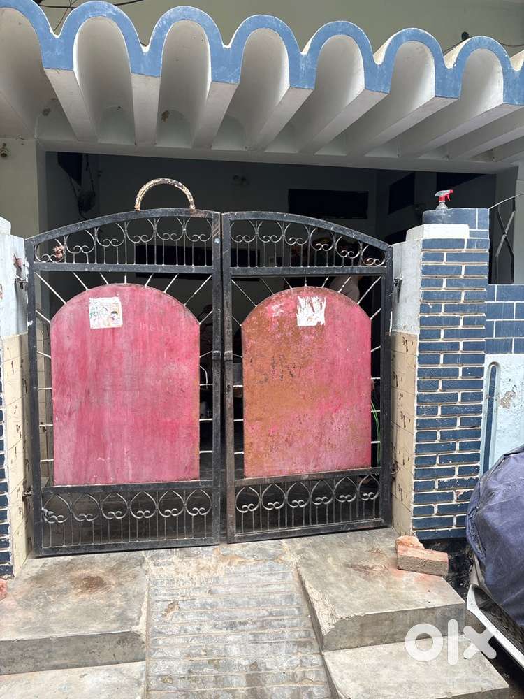 gate iron old