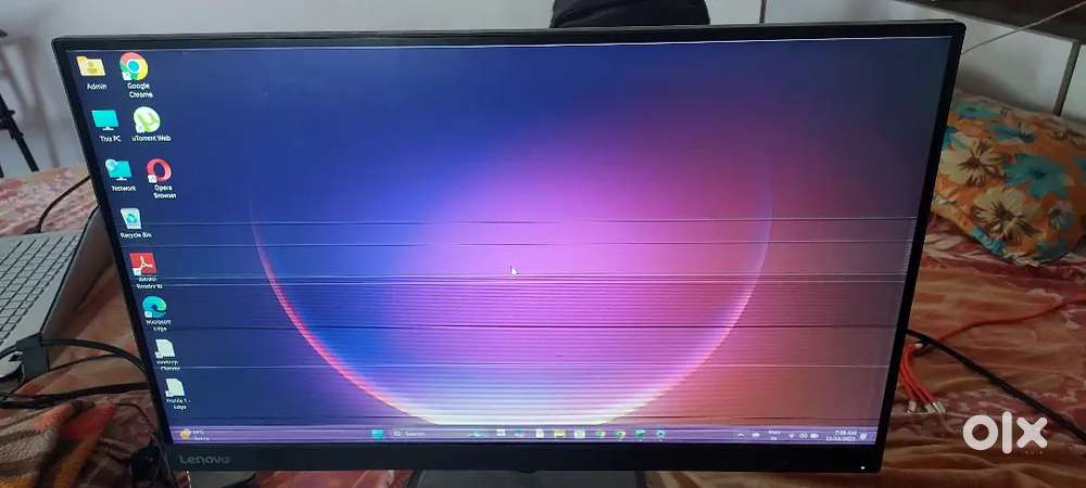 Lenovo 27 inch Moniter with lines on Display