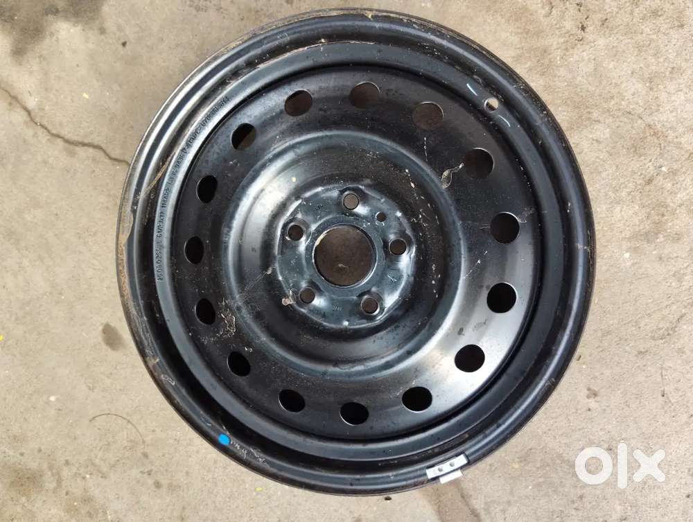 R 17 Steel Rim 3nos for sale each 5k cap 1.5k