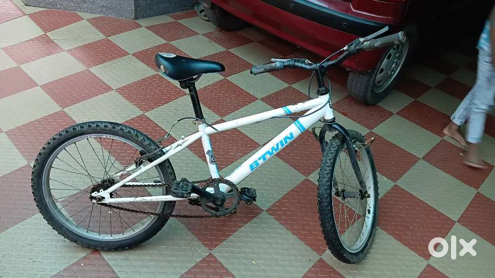 BTwin  cycle( 7-12years )and BSA cycle (3 to 7 yeras)for sale