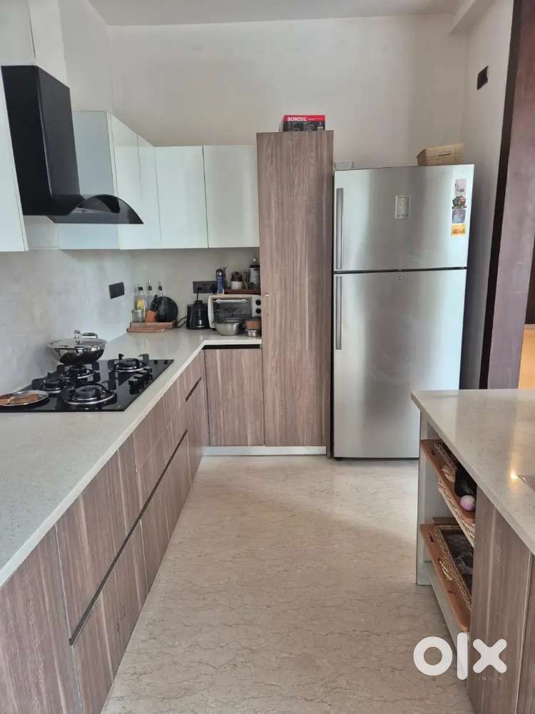 FULLY FURNISHED 2BHK SOCIETY FLAT FOR RENT NEAR SHUBASH CHOWK GURGAON