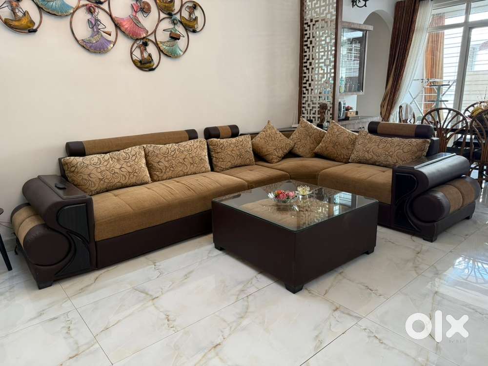 7 seater L shape sofa with centre table for sale
