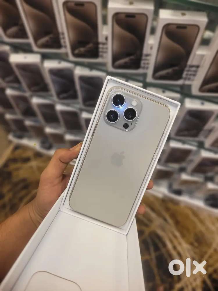 USA IMPORT MOBILE REFURBISHED AVAILABLE 15 PRO MAX MULTI COLOUR