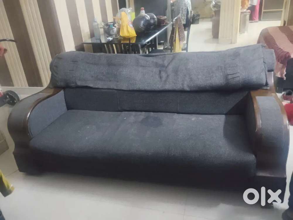 5 seater sofa with glass center table