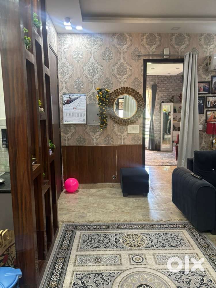 3bhk flat semi furnished