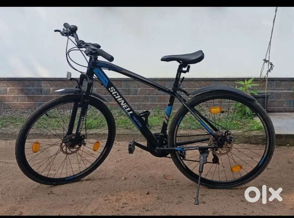 Schnell 700c smooth hybrid black & blue cycle