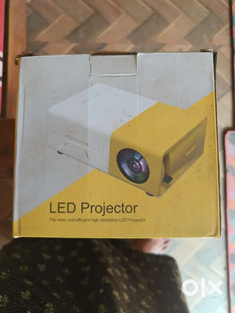 LED PROJECTOR