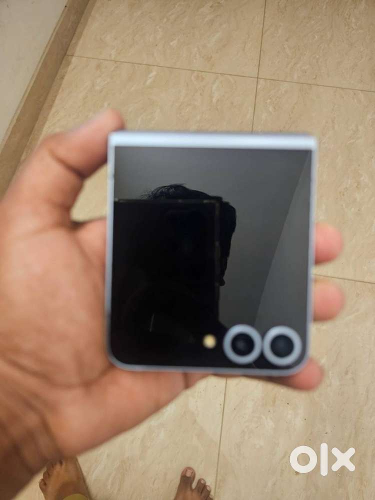 Z Flip 6 12 gb ram and 256 gb rom