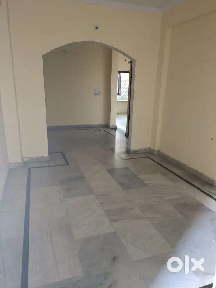 2 BHK flat in Golaganj