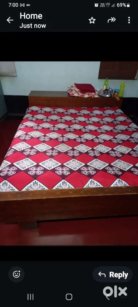 Sell king size  bed