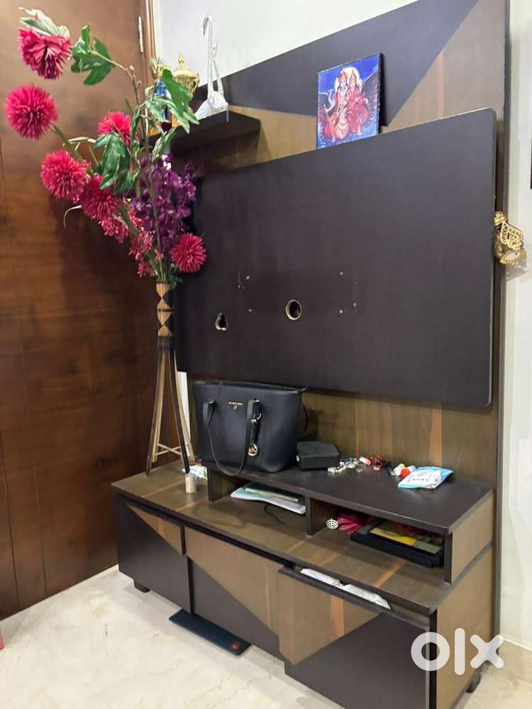 Tv cabinet