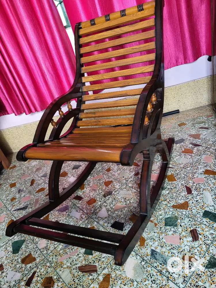 ROCKING CHAIR