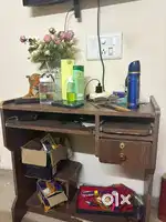 Computer table