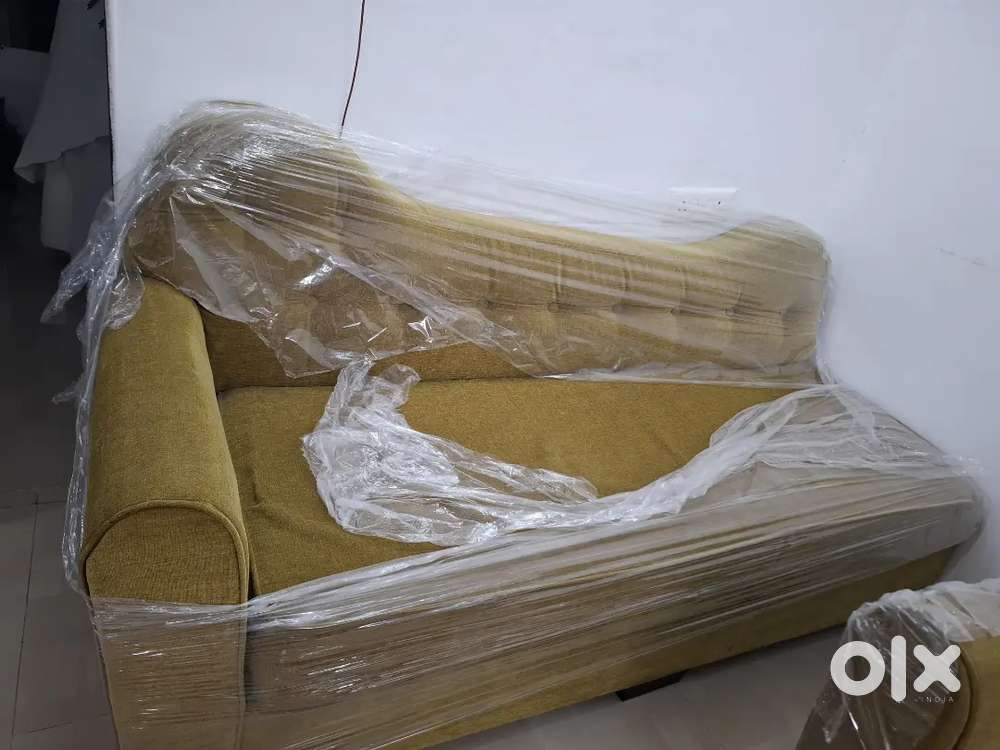 Urgent sofa for sell peti pack